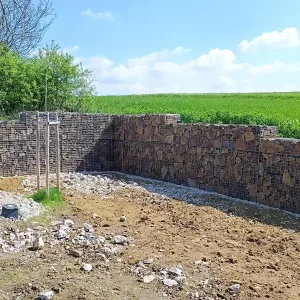 gabiónový oporný múr
